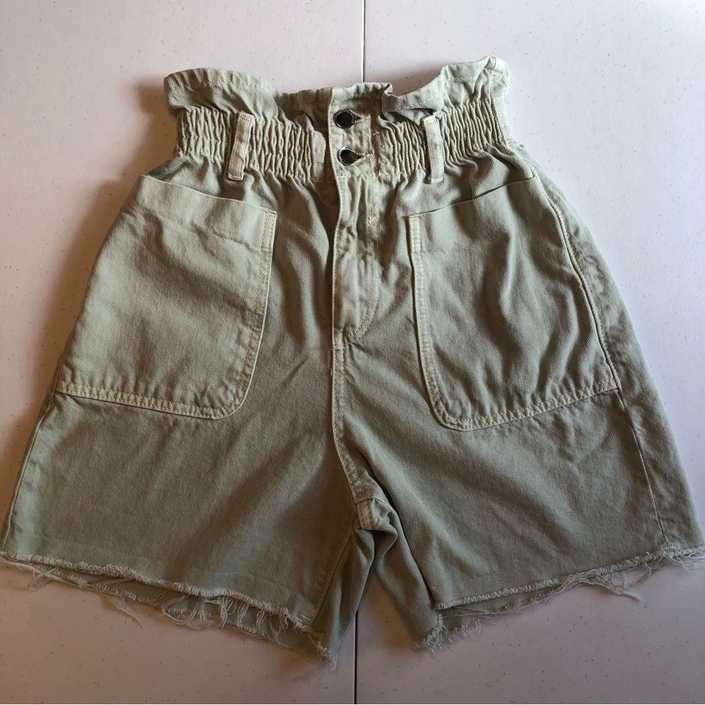 Zara Stylish Light Green Women's Cotton Shorts Size 2